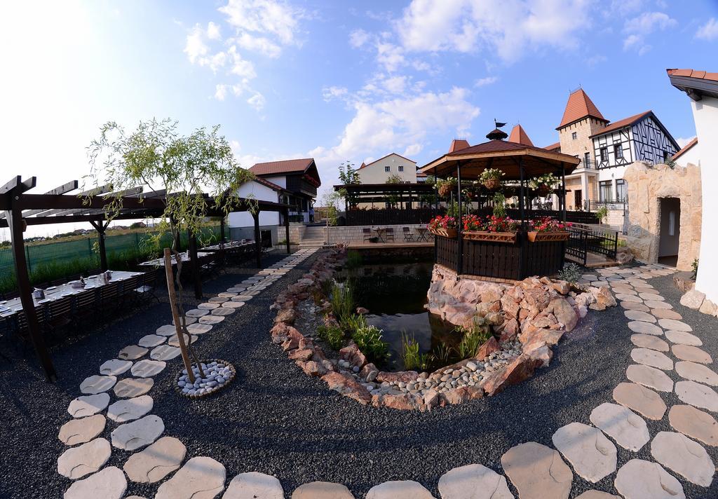 Hotel Castel Royal Mosnita Noua Zewnętrze zdjęcie