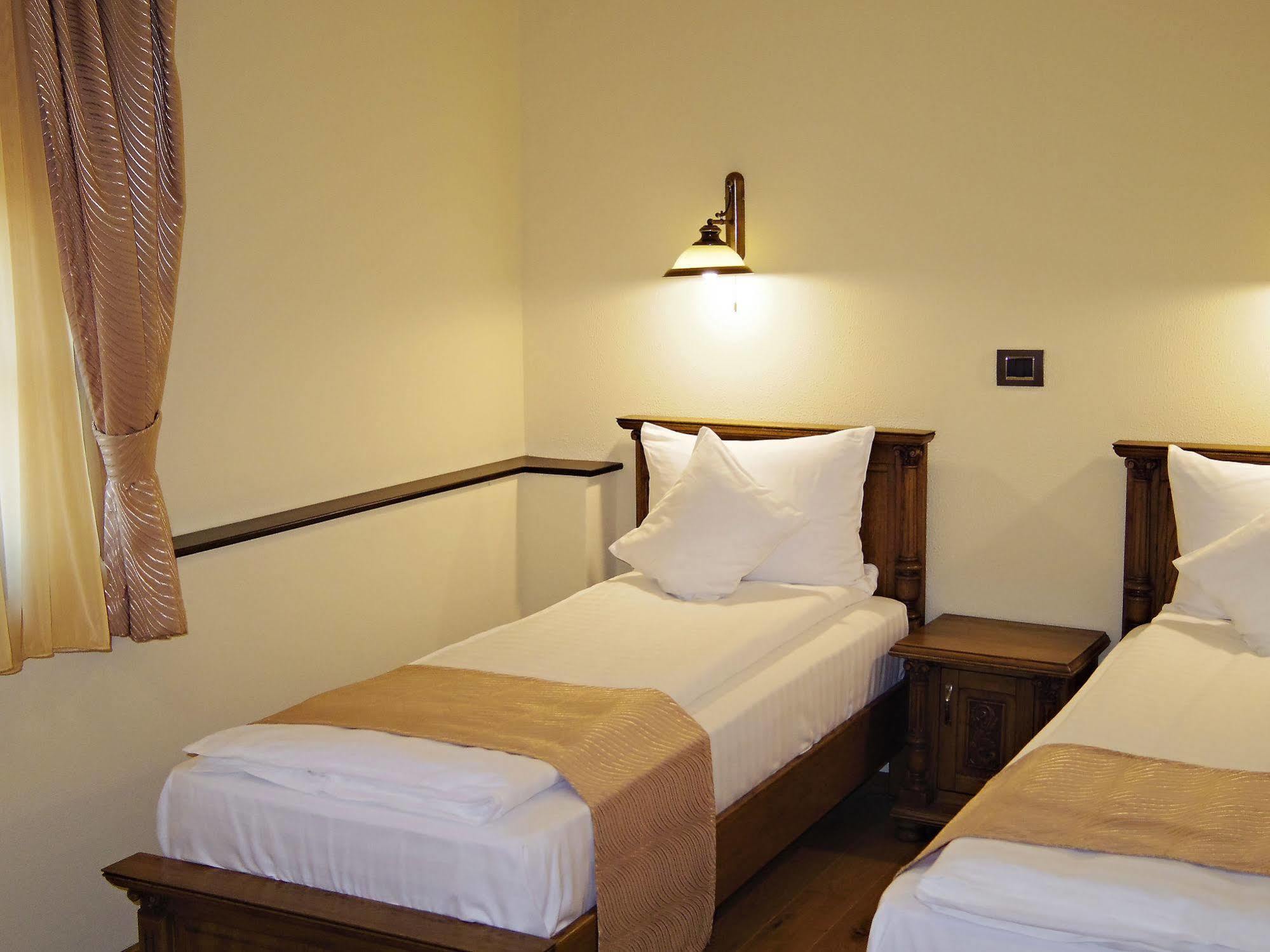 Hotel Castel Royal Mosnita Noua Zewnętrze zdjęcie