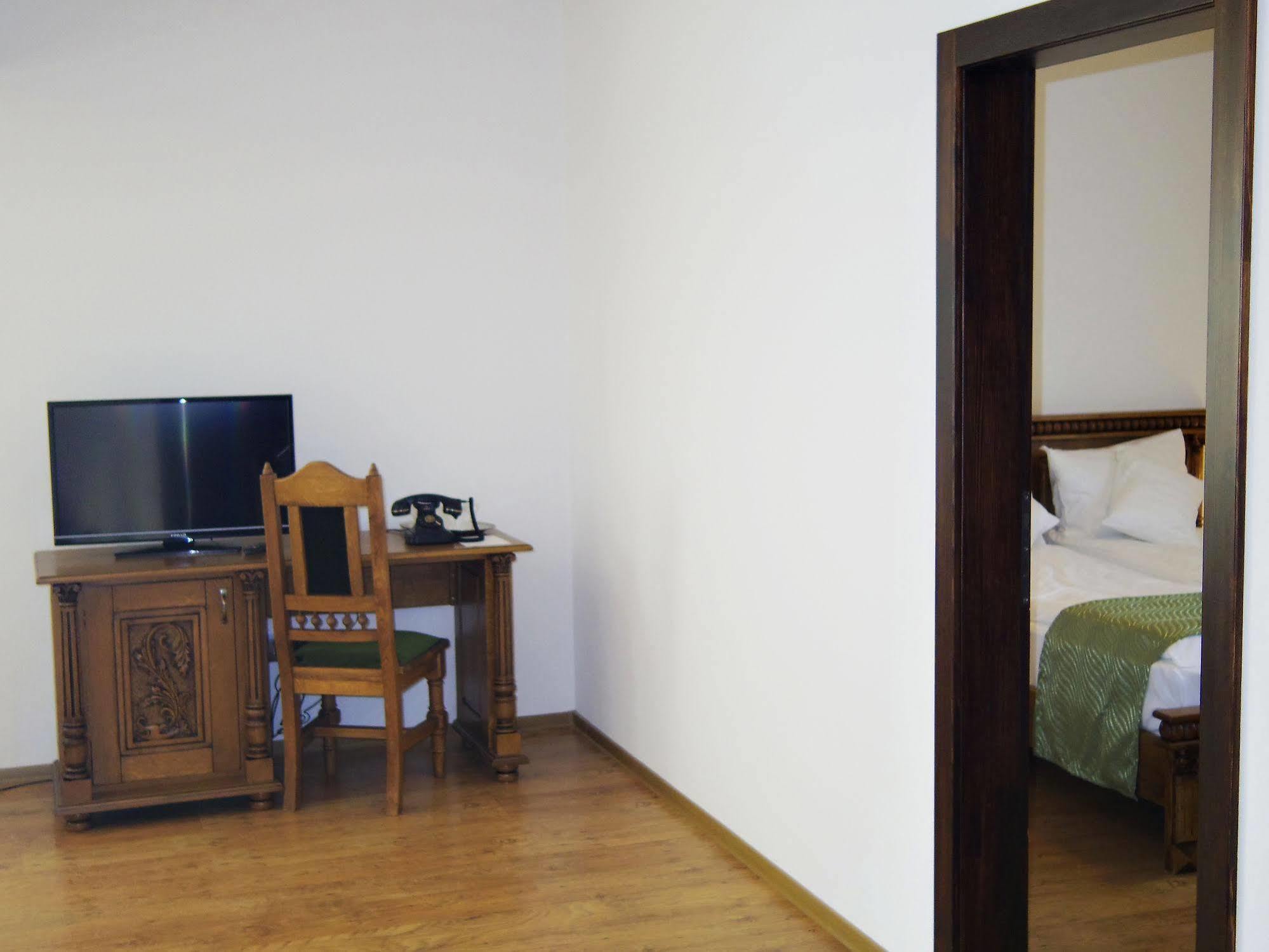 Hotel Castel Royal Mosnita Noua Zewnętrze zdjęcie